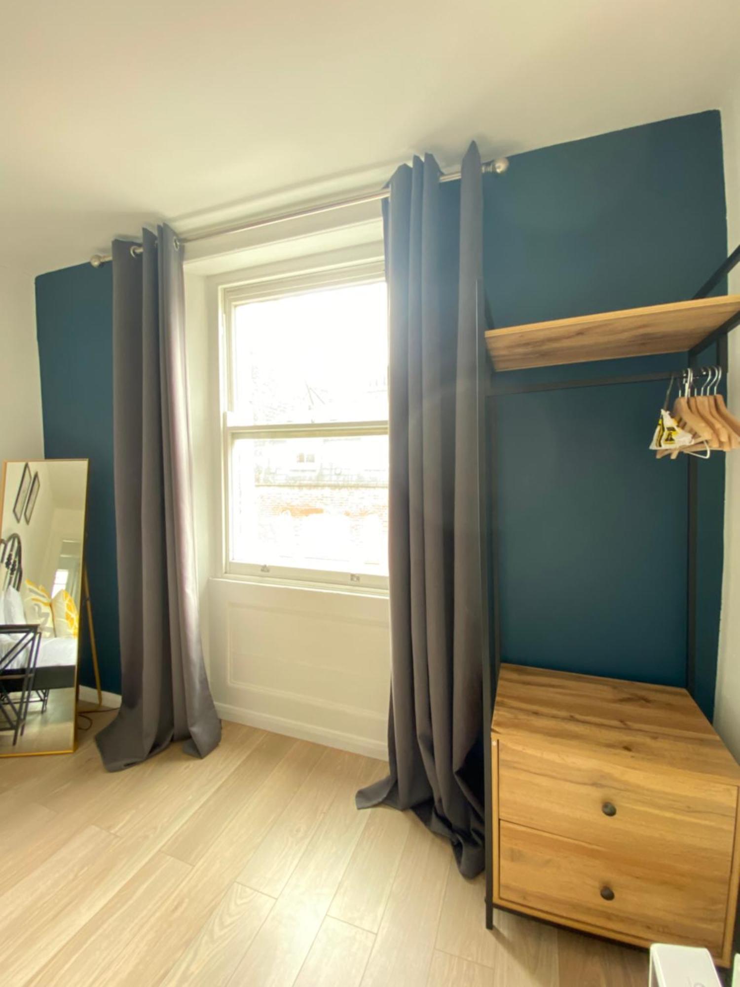 Appartement Spacious 2 Bed Flat On Iconic Old Compton Street Soho Londen