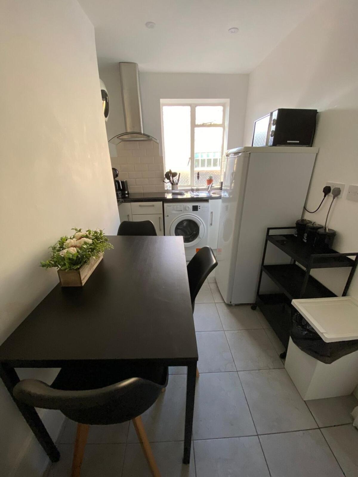 Spacious 2 Bed Flat On Iconic Old Compton Street Soho
