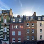 Spacious 2 Bed Flat On Iconic Old Compton Street Soho