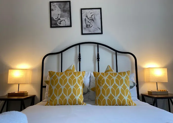Spacious 2 Bed Flat On Iconic Old Compton Street Soho