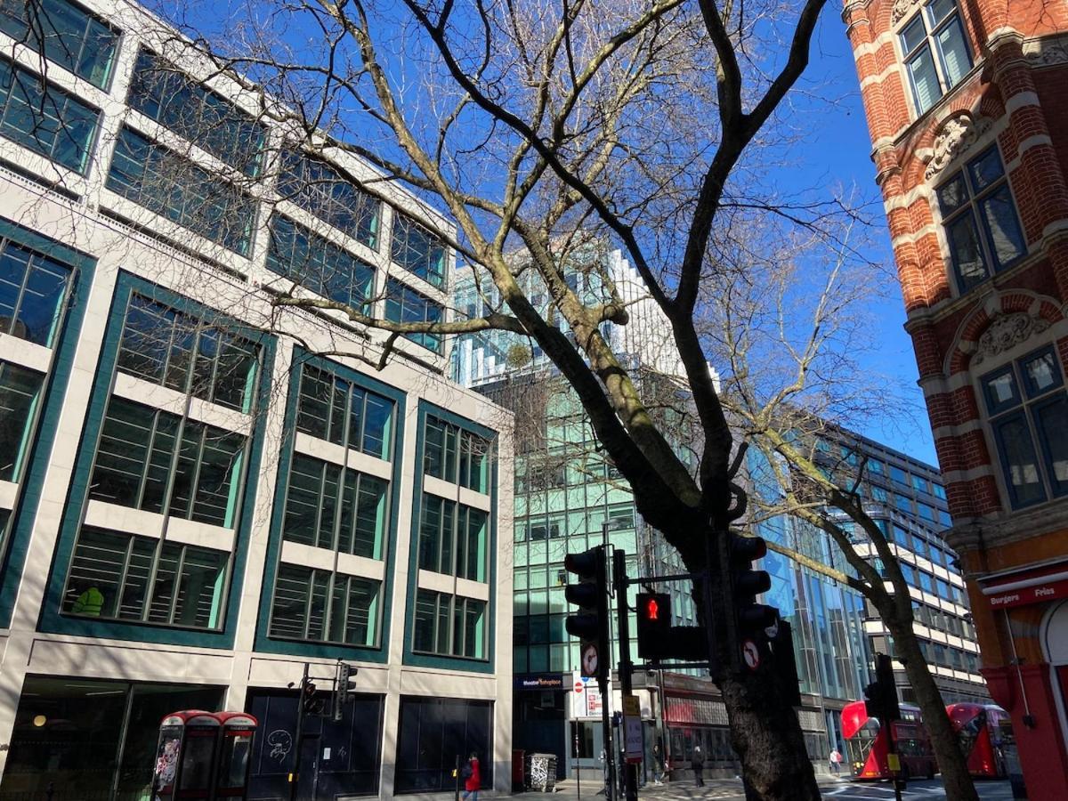Spacious 2 Bed Flat On Iconic Old Compton Street Soho Appartement