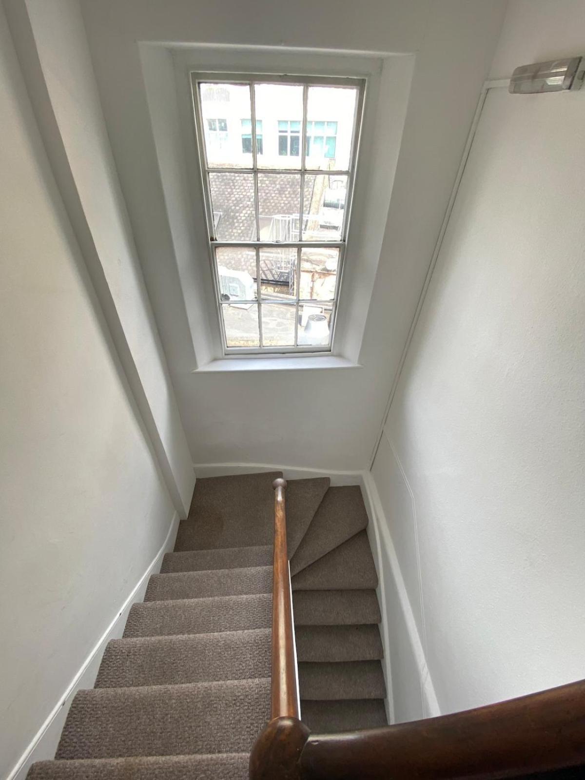 Spacious 2 Bed Flat On Iconic Old Compton Street Soho Appartement *