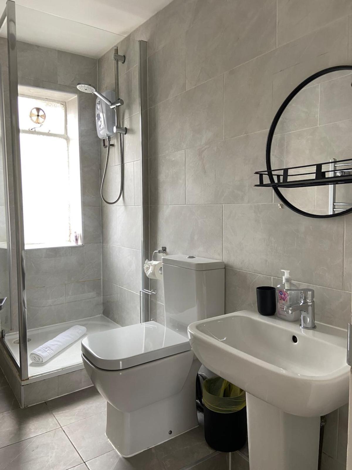 Spacious 2 Bed Flat On Iconic Old Compton Street Soho Appartement Londres