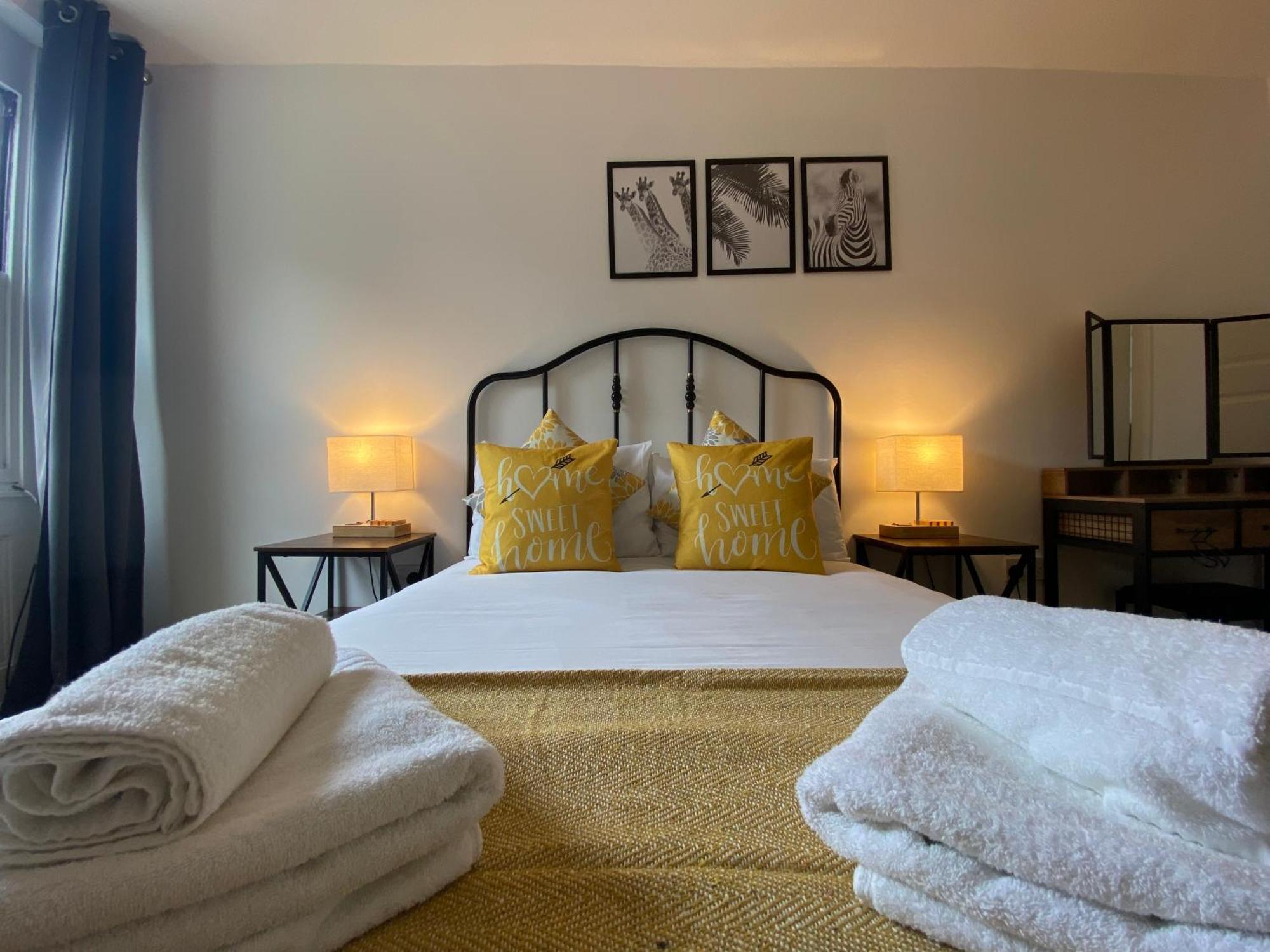 Spacious 2 Bed Flat On Iconic Old Compton Street Soho Londres